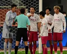 亚博-被申花球迷谩骂, 武磊微笑回应, 进球后虹口疯狂庆祝